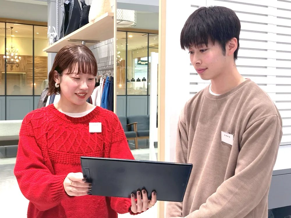 店舗スタッフの様子